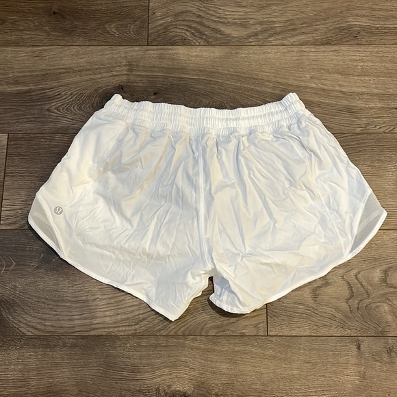 Lululemon Hotty Hot Short 4” Lined - Picture 7 of 7